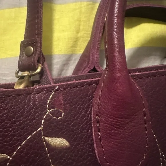 Portland Leather Raindrop Crossbody Floral Embroidered Burgundy Bag - Picture 10 of 13